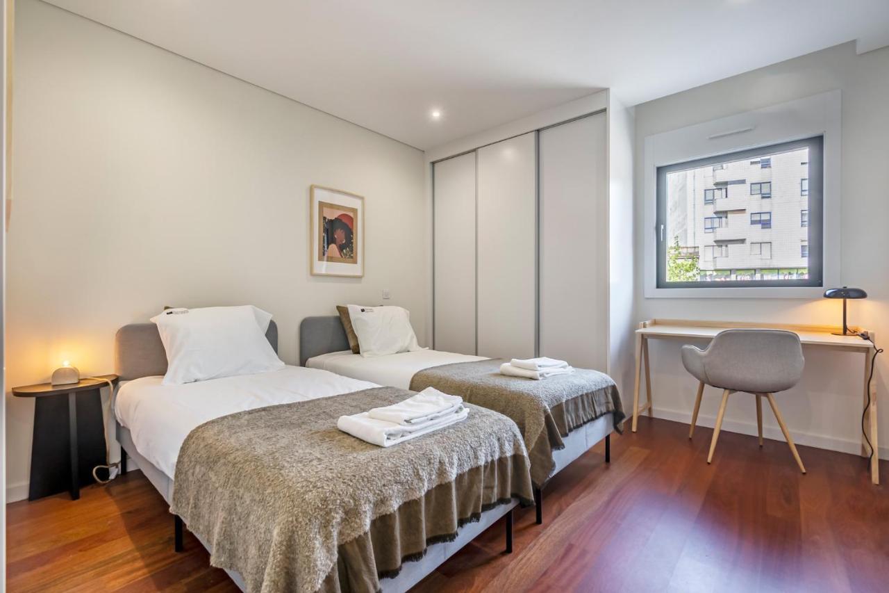 Nomads Lux - 2bdr & Parking Flores Square Apartamento Porto
